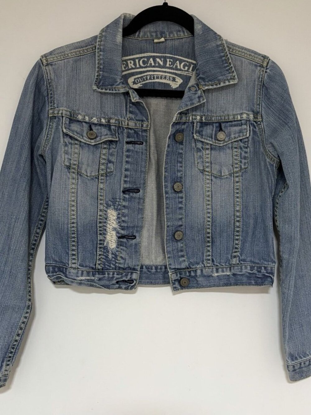 American Eagle Outfitters Women’s Cropped Denim Distressed Jean Jacket Size M